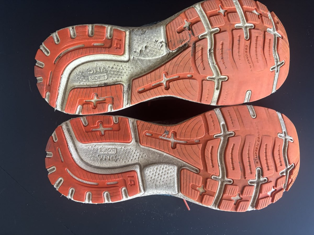 Brooks Ghost 14 sole at 900km
