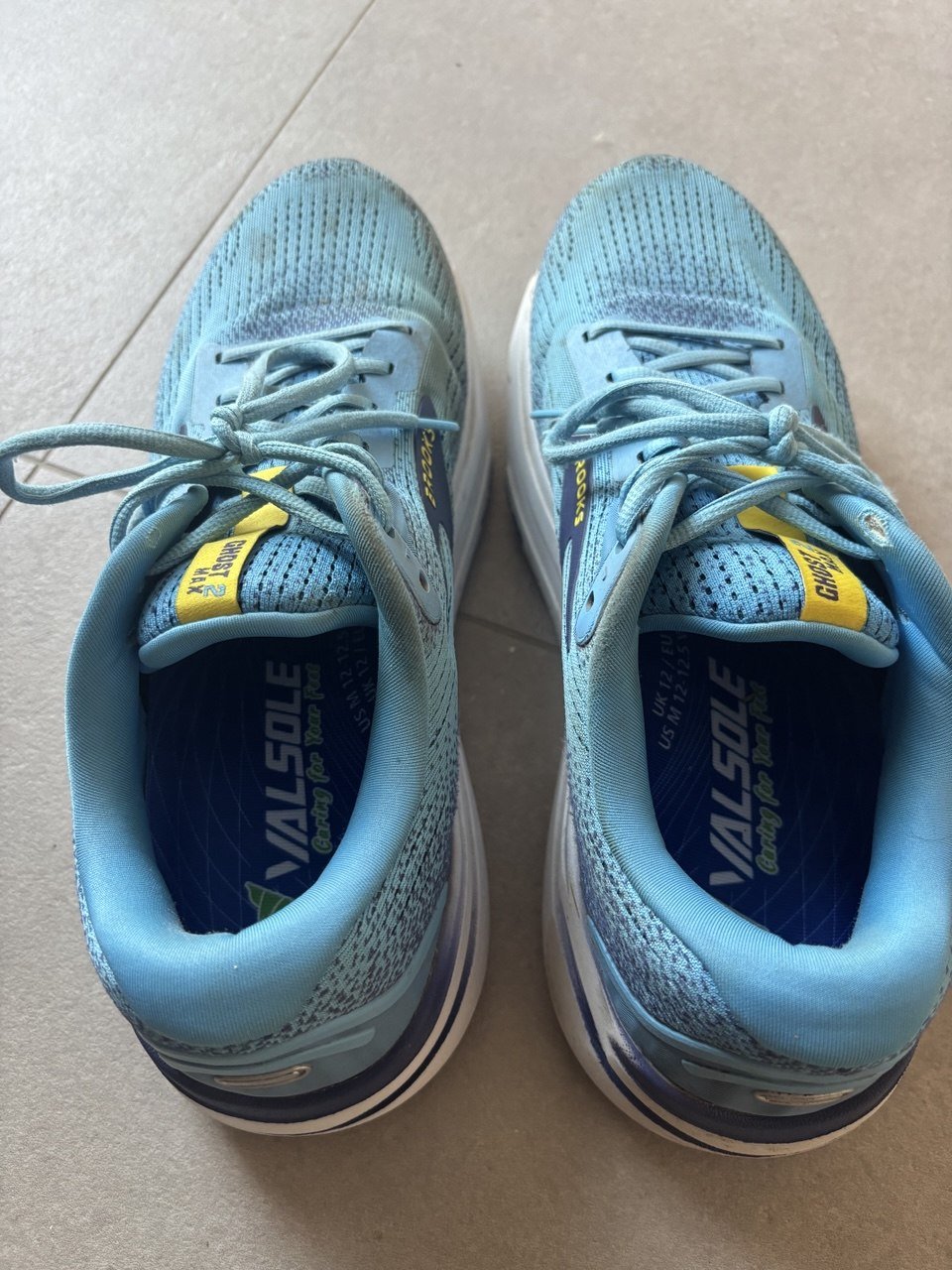 VALSOLE Heavy Duty insoles installed inside Brooks Ghost Max 2 running shoes.